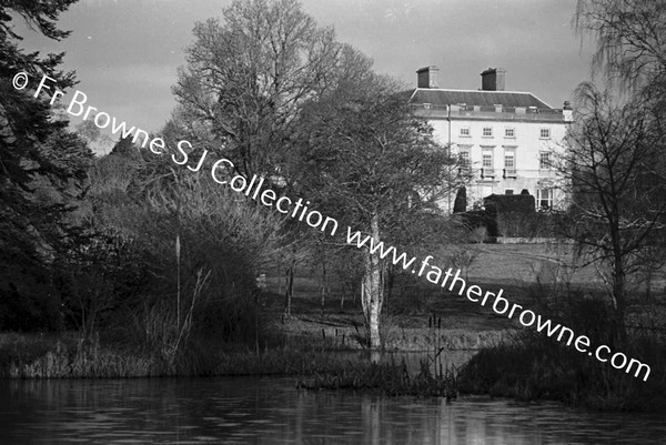 HOUSE FROM LAKE 8.5CM